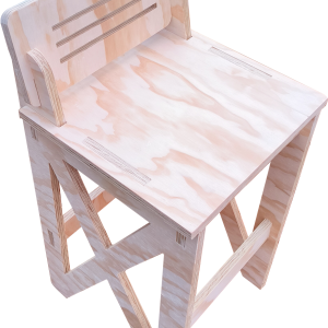 Silla de bar de madera es una opción asequible y resistente.